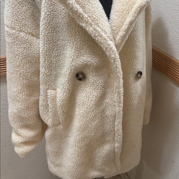 PrettyLittleThing Oversized Cream Teddy Jacket Size 8 - Picture 4 of 6